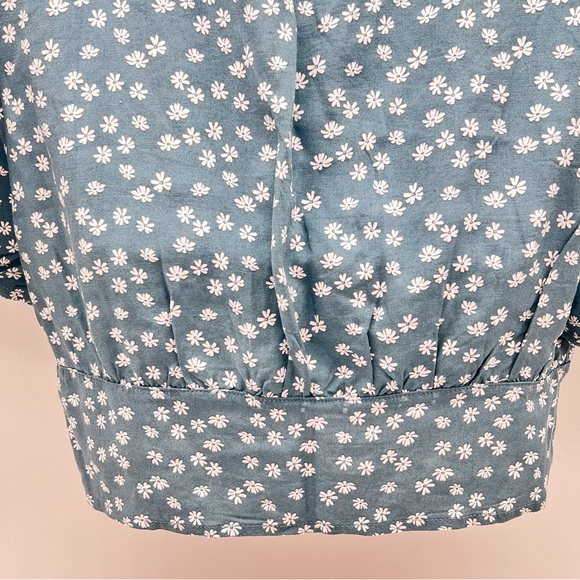 Kendall & Kylie Teal/White Floral Lace V-Neck Crop Top w/Bustier Seams-Size L - Picture 7 of 10